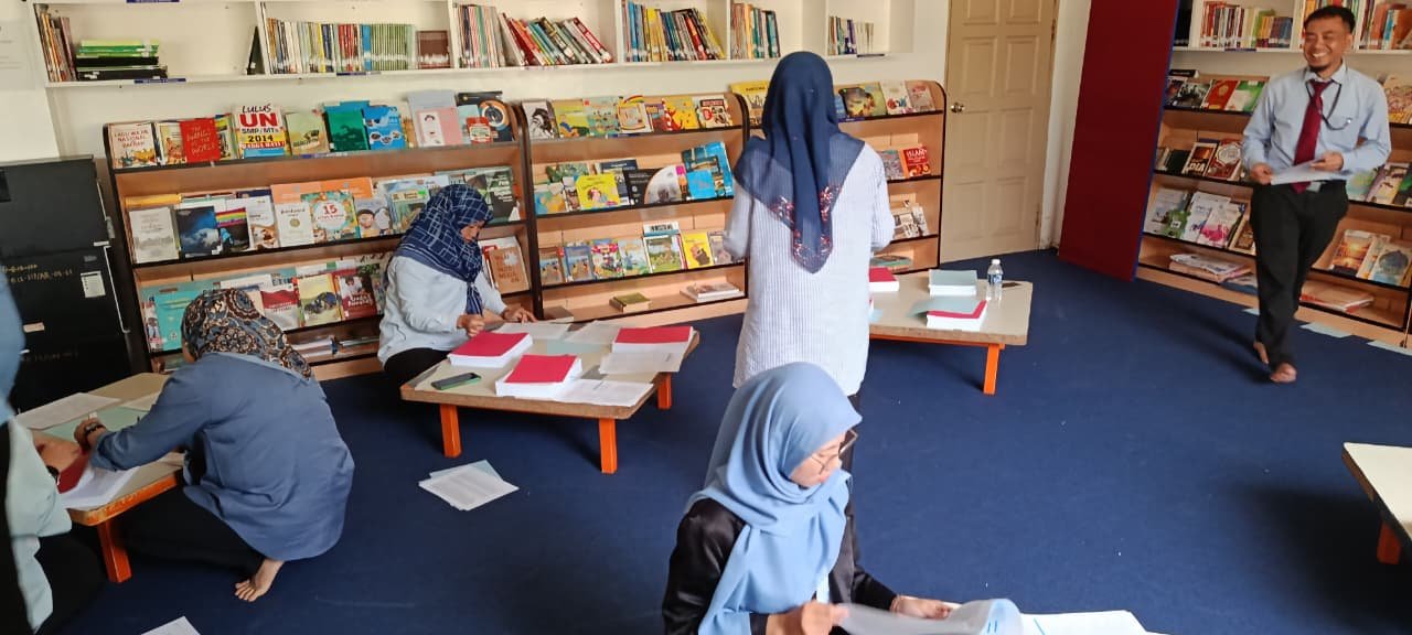 Mahasiswa PLP UIN SSC Rampungkan Pencocokan Data Fisik 1.011 Ijazah Paket A di 47 CLC dan Re-Checking Paket B-C di SIKK Sabah
